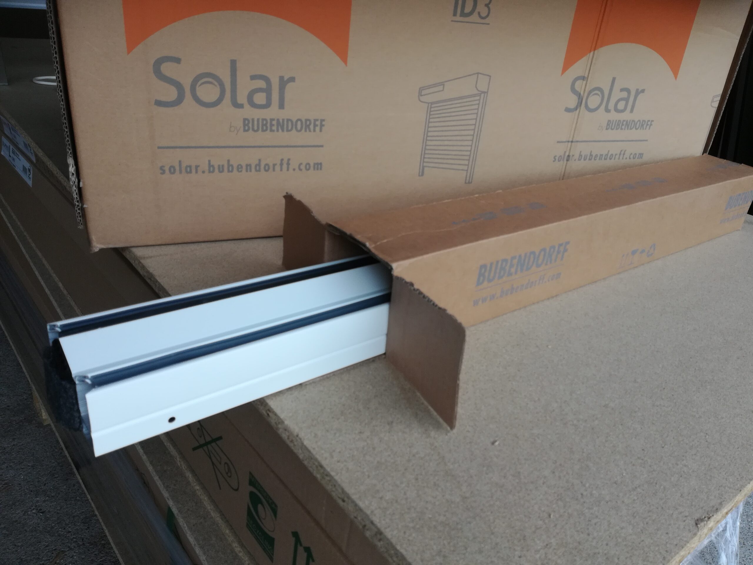 Lieferung Solar-Rollladen